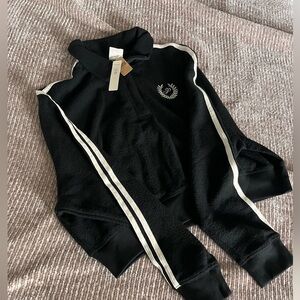 Women’s /juniors Pink VS crop sweater M with tags